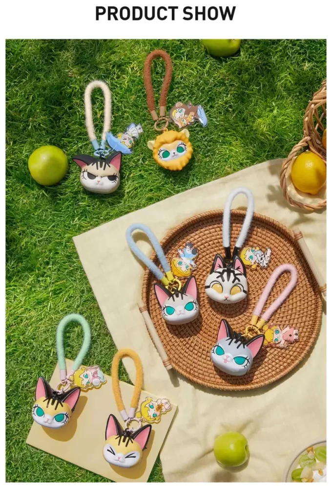 Caixa surpresa com pingente de pitada da série Baby Molly e Baby Tabby