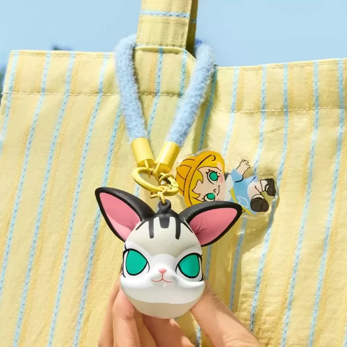 Caixa surpresa com pingente de pitada da série Baby Molly e Baby Tabby