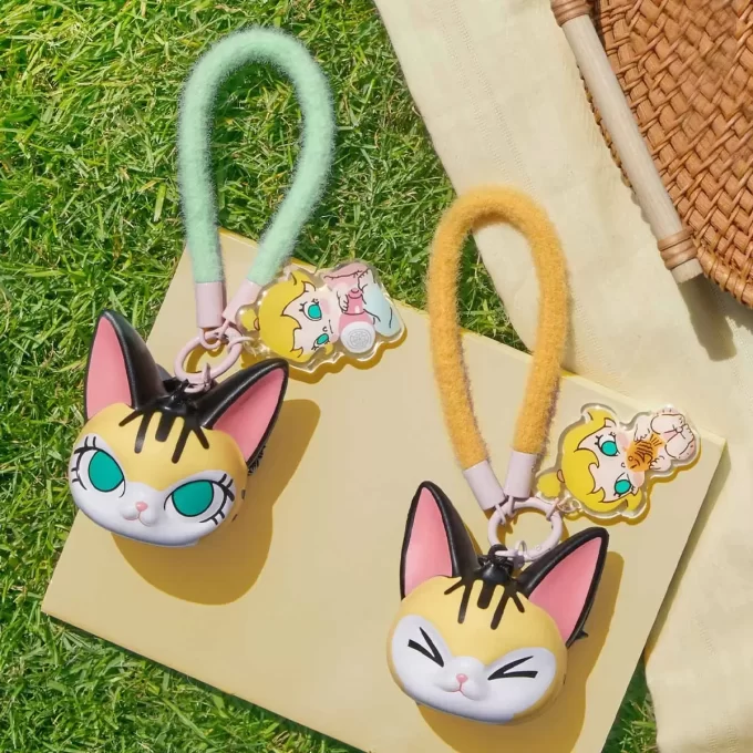 Caixa surpresa com pingente de pitada da série Baby Molly e Baby Tabby