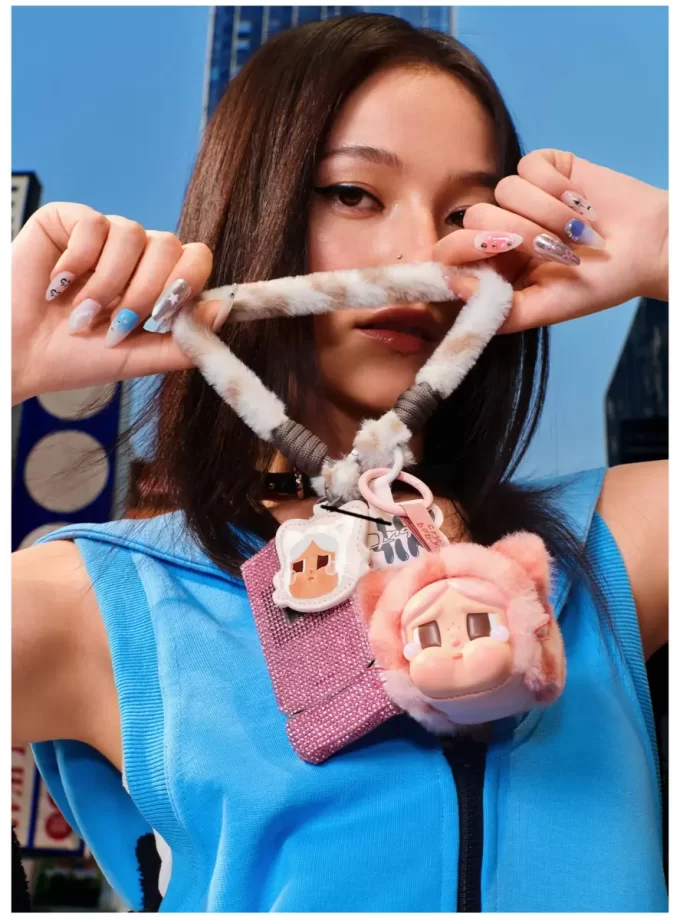 CRYBABY Wild But Cutie Series – Caixa surpresa com pingente de pelúcia de vinil