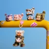 CRYBABY Wild But Cutie Series – Caixa surpresa com pingente de pelúcia de vinil