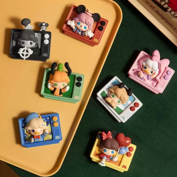 DIMOO WORLD × DISNEY Series – Caixa surpresa com ímã de geladeira
