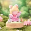 Estatueta de coelho rosa querido