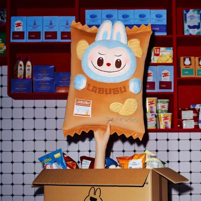 OS MONSTROS Série Wacky Mart – Travesseiro (Batatas Fritas)