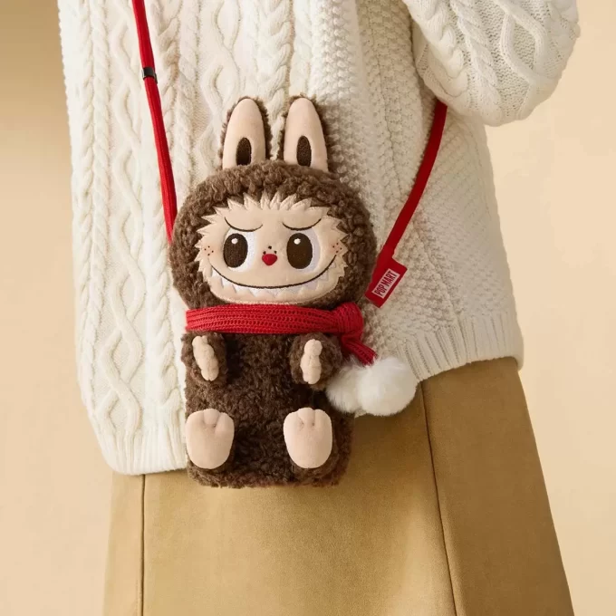 Série Clássica THE MONSTERS – Bolsa de Ombro com Boneca de Pelúcia