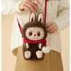Série Clássica THE MONSTERS – Bolsa de Ombro com Boneca de Pelúcia