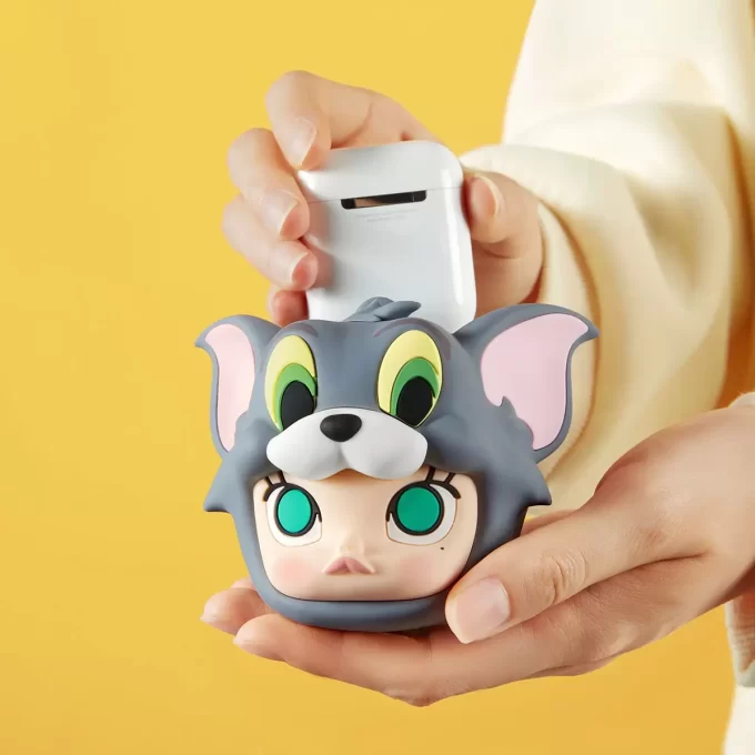 Série de 100º aniversário da MOLLY X Warner Bros. – Bolsa para fones de ouvido (Tom e Jerry)