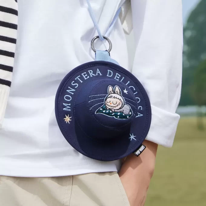 SÉRIE OS MONSTROS CAEM NA NATUREZA – Bolsa Bucket Hat Mini Caixa de Biind